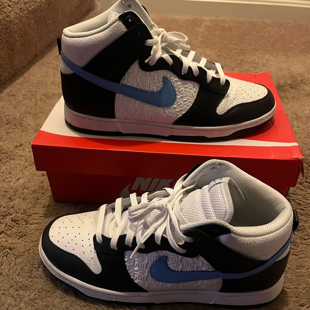 Nike High-Top Sneakers in White, Black & Light Blue - Picture 9 of 9